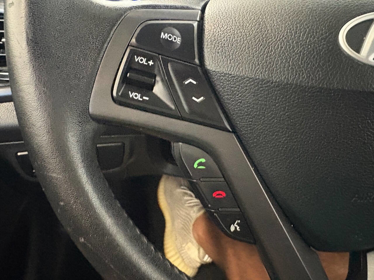 Used 2013 Hyundai Veloster Turbo image 16