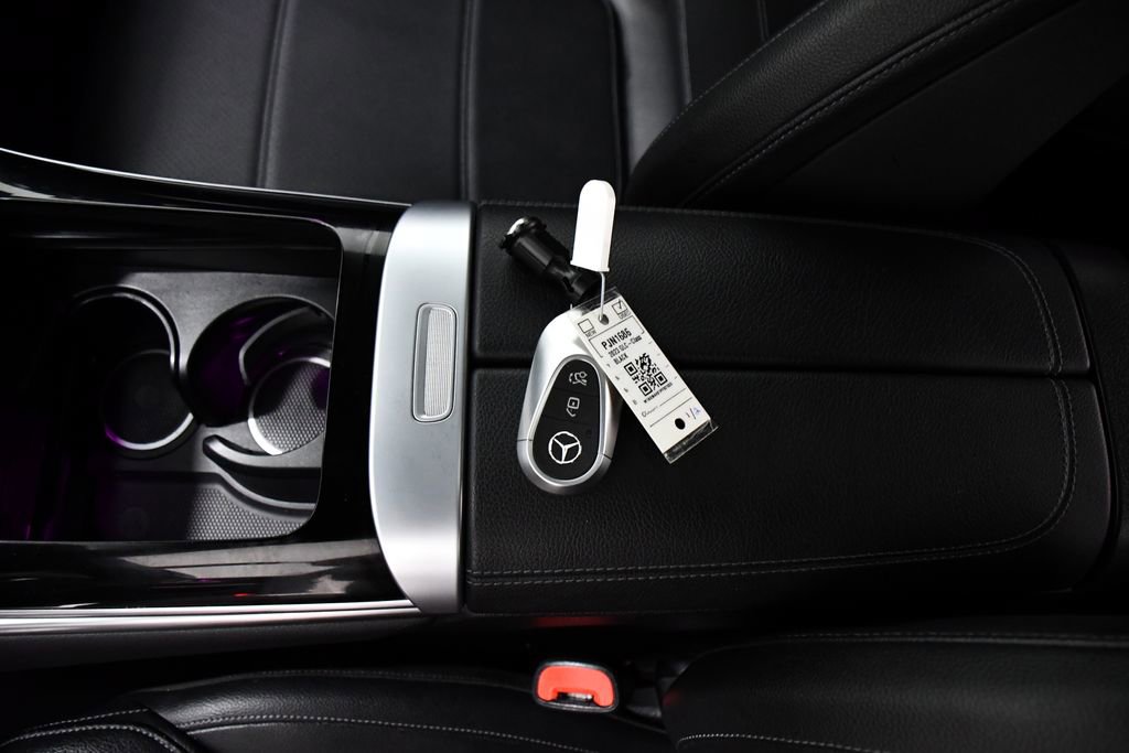 Used 2023 Mercedes-Benz GLC 300 4MATIC image 24