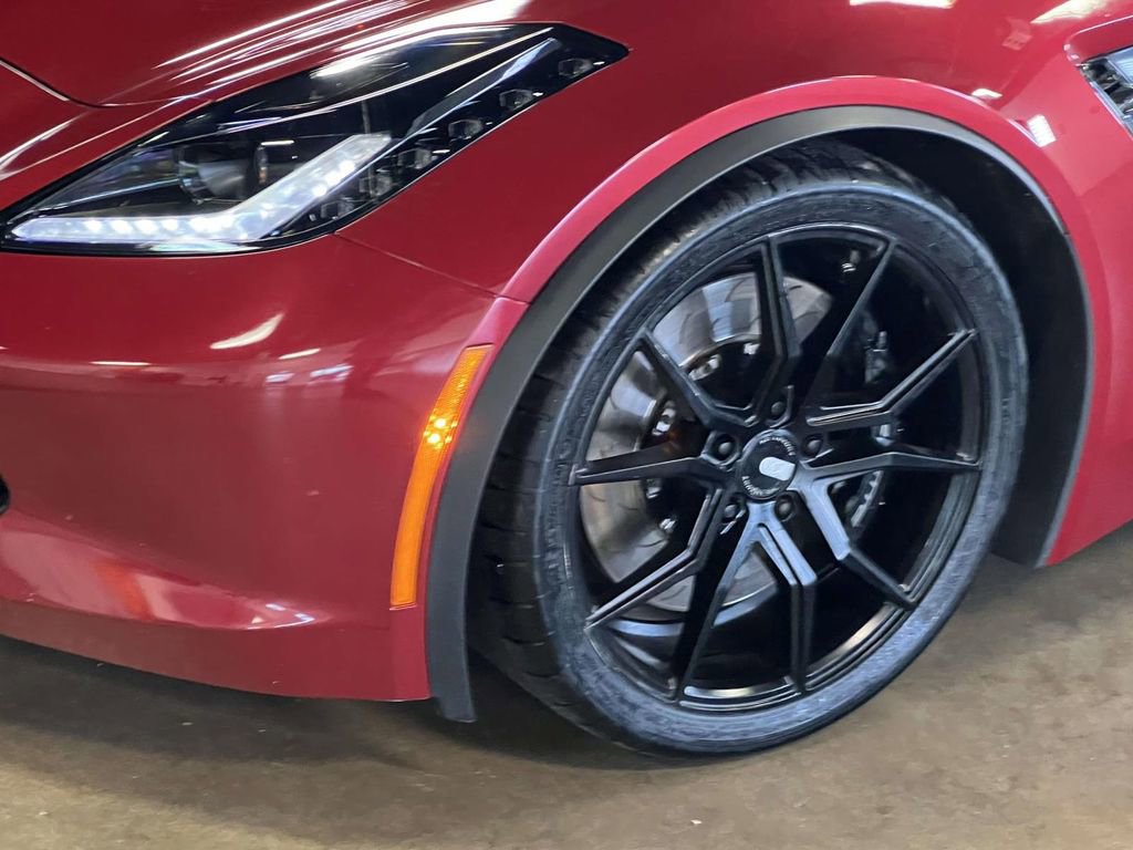 Used 2015 Chevrolet Corvette Z06 w/ 3LZ Preferred Equipment Group RWD image 8