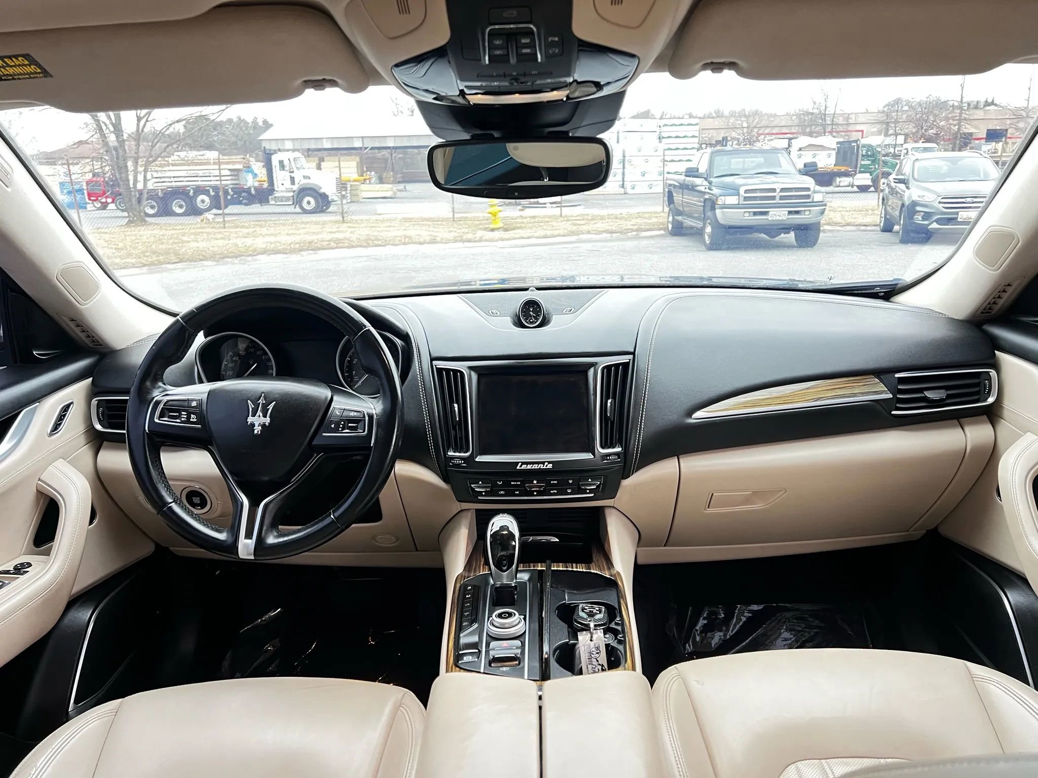 Used 2018 Maserati Levante GranLusso image 14