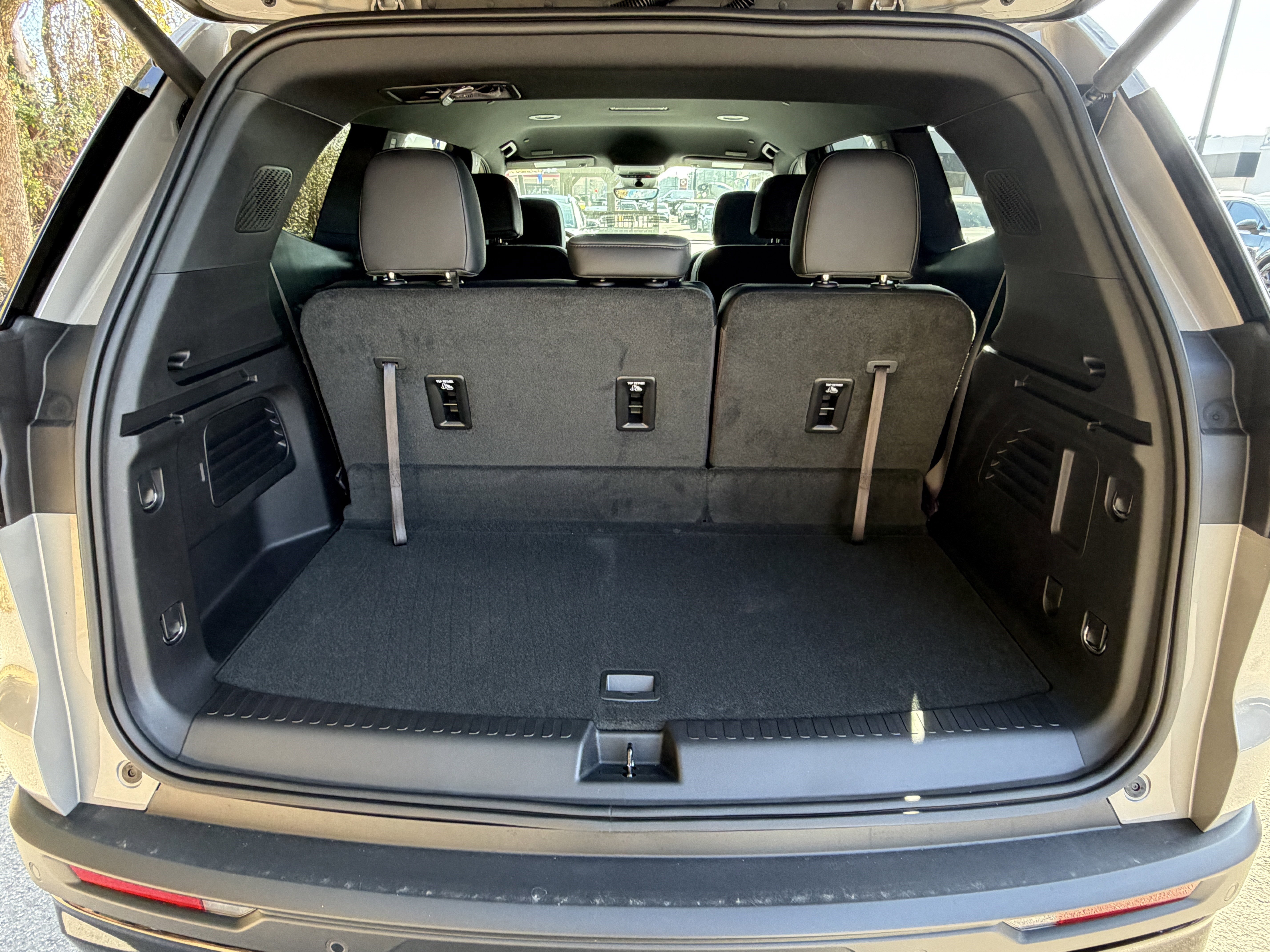 New 2026 GMC Acadia AT4 w/ Luxury Package image 4