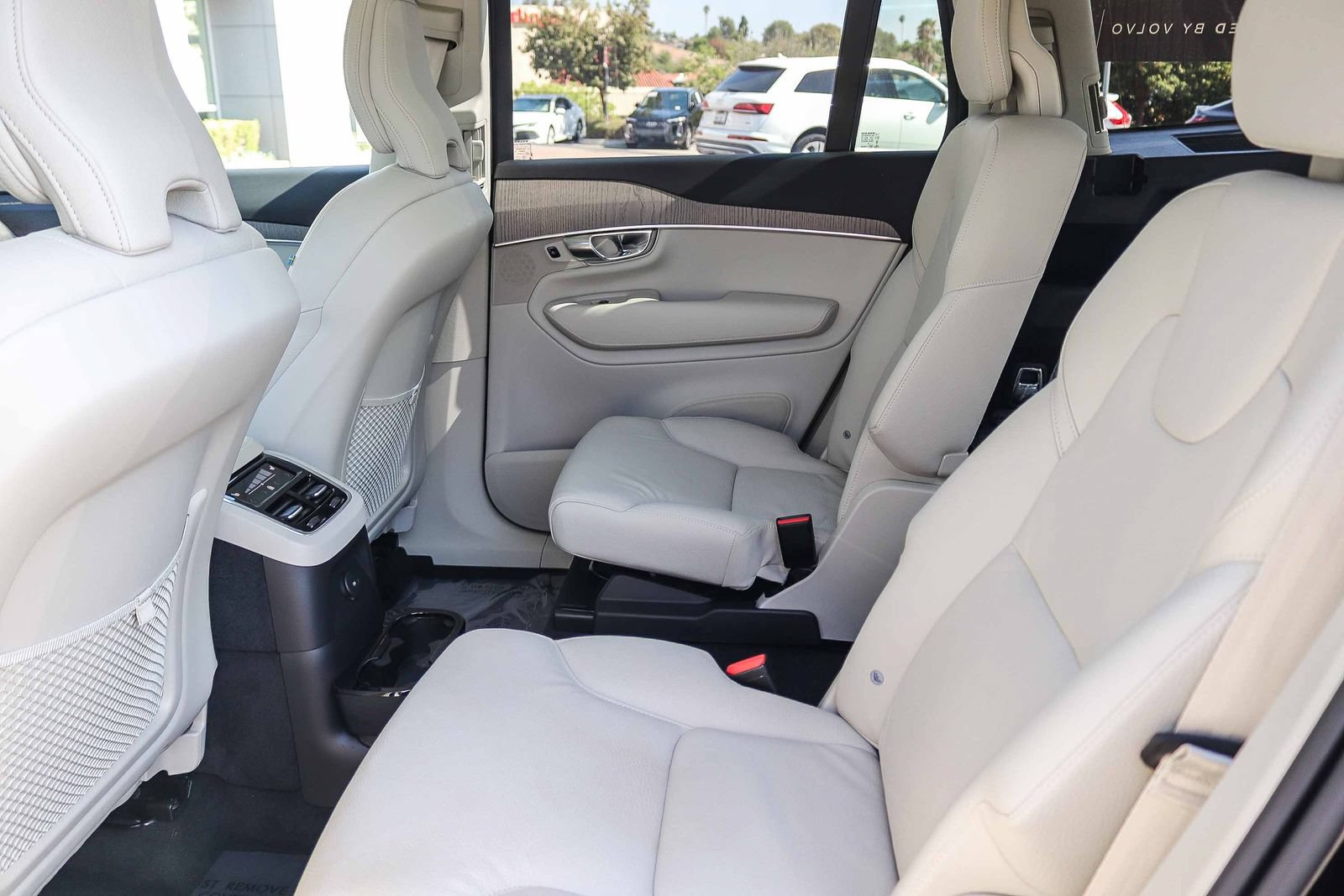 Used 2025 Volvo XC90 T8 Plus w/ Protection Package Premier AWD/4WD image 19