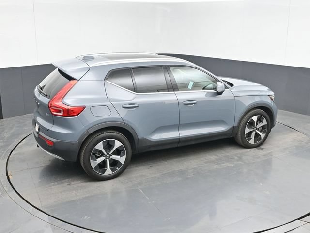 Used 2023 Volvo XC40 B4 Ultimate FWD image 27