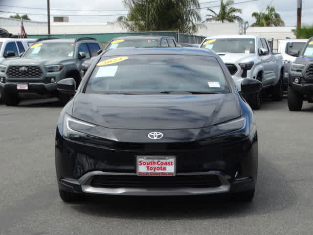 Used 2024 Toyota Prius XLE FWD image 3