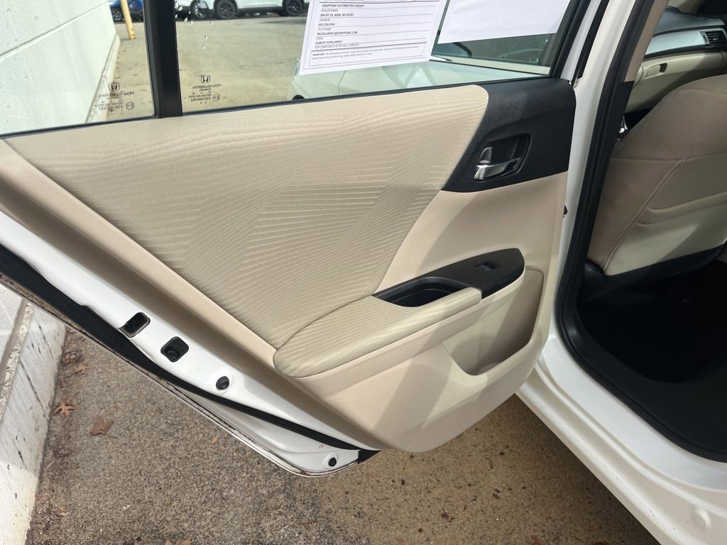 Used 2015 Honda Accord LX image 10