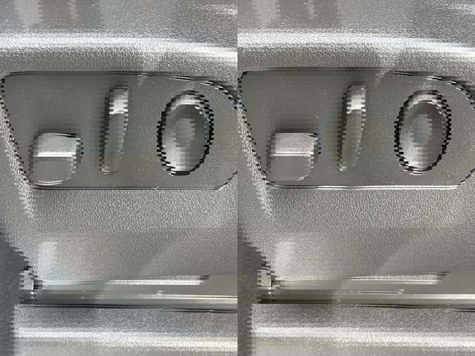 Used 2025 Chevrolet Silverado 1500 LT image 24