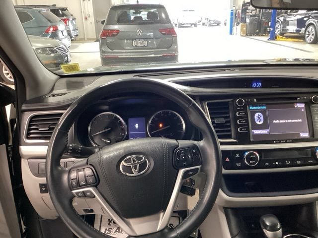 Used 2016 Toyota Highlander Plus AWD/4WD image 6