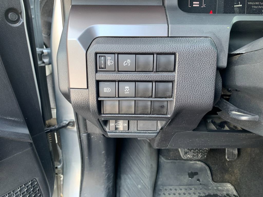Used 2024 Toyota Tacoma SR5 image 31