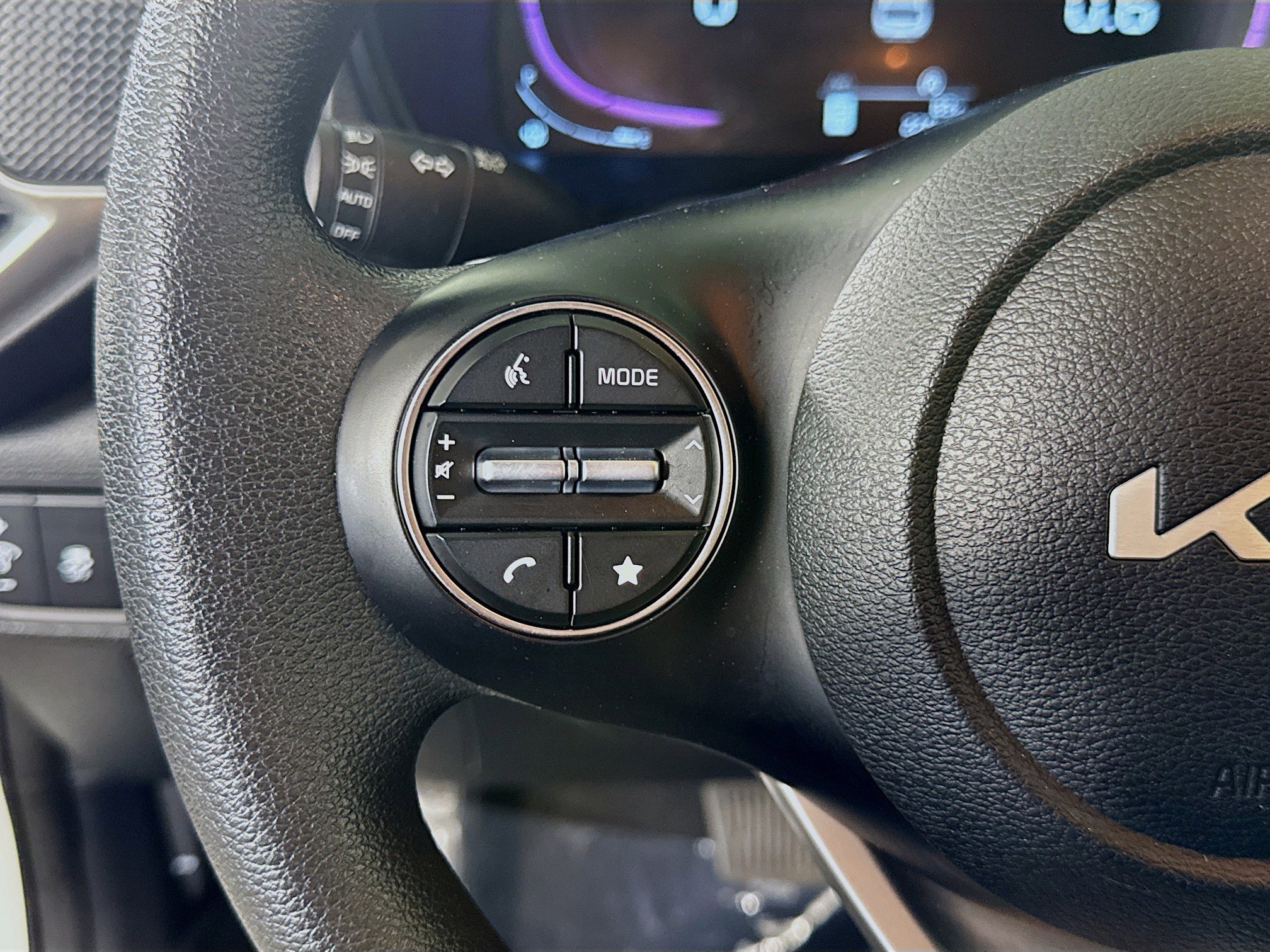 Used 2025 Kia Soul LX w/ LX Technology Package image 14