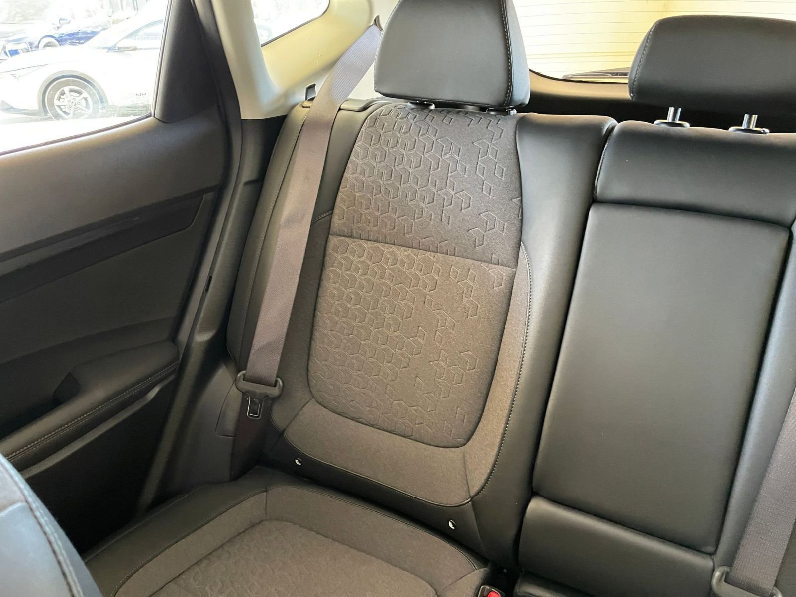 Used 2025 Kia Seltos S FWD image 40