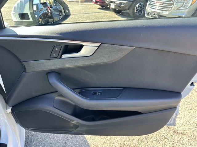 Used 2019 Audi A4 2.0T Premium image 8