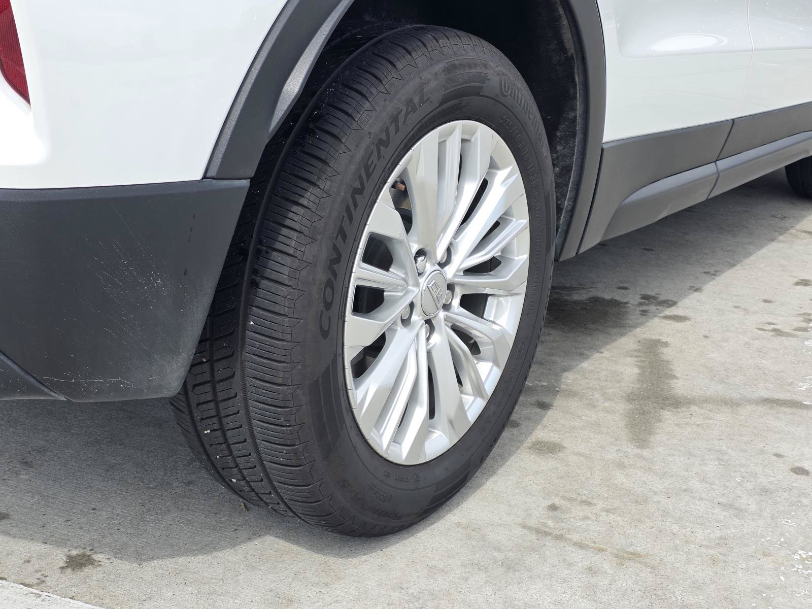 Certified 2024 Cadillac XT4 Luxury w/ Cold Weather Package FWD image 12