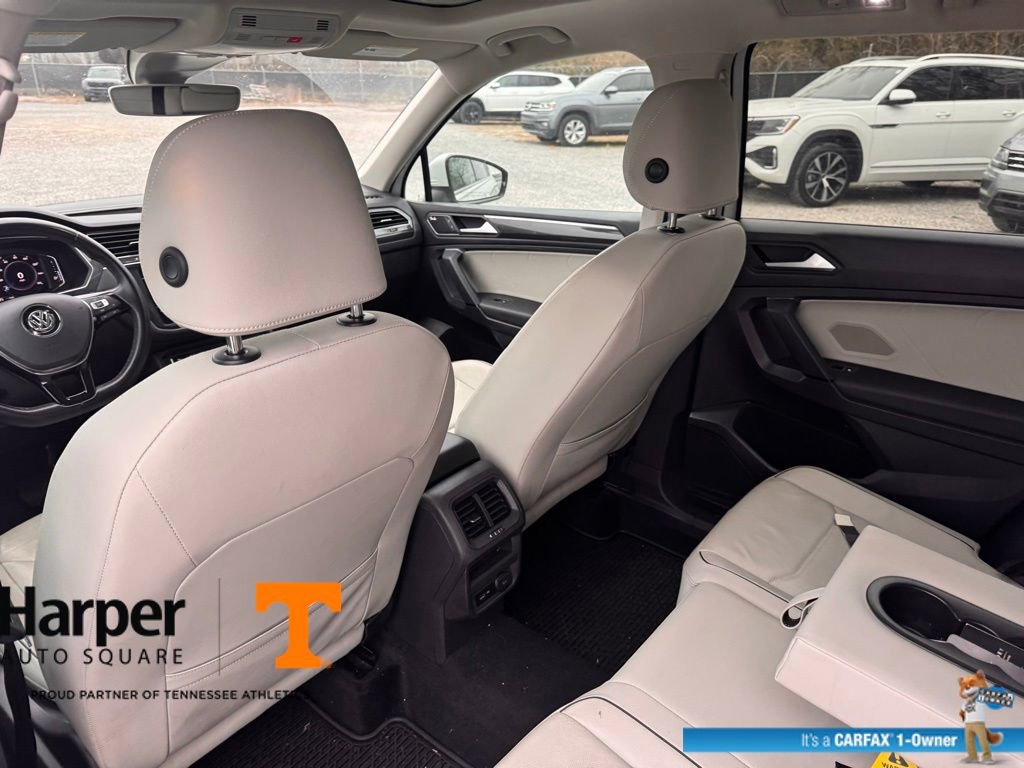 Used 2019 Volkswagen Tiguan SEL Premium image 11