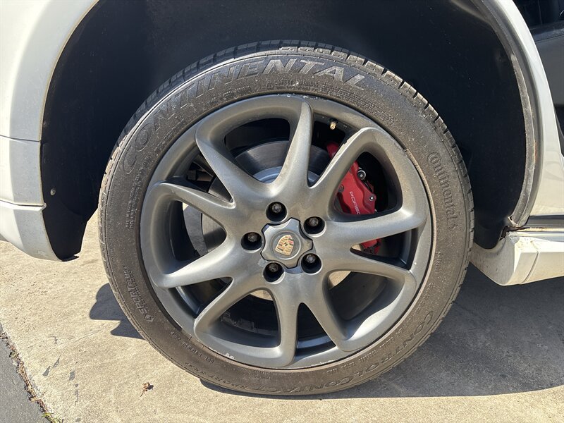 Used 2006 Porsche Cayenne Turbo S AWD/4WD image 16