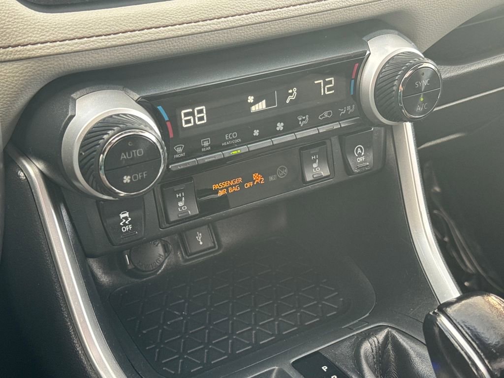 Used 2021 Toyota RAV4 XLE Premium image 22