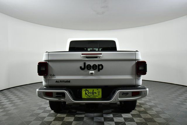 Used 2021 Jeep Gladiator Overland image 12