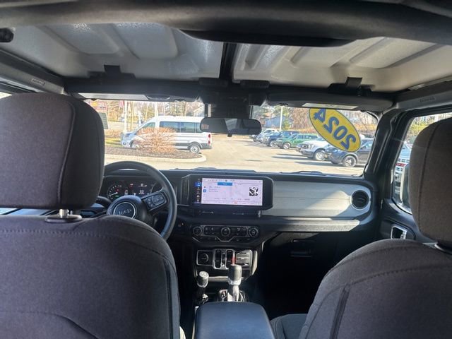 Used 2024 Jeep Wrangler Unlimited w/ Convenience Group image 22