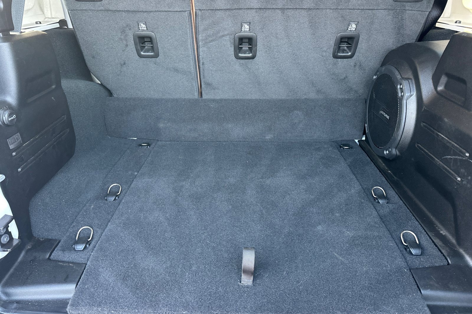 Used 2022 Jeep Wrangler Unlimited Sahara w/ Safety Group image 15