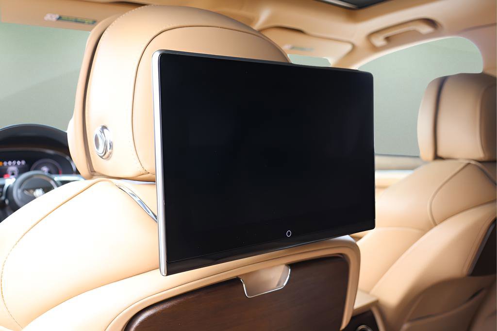 Used 2023 Bentley Bentayga Speed AWD/4WD image 16