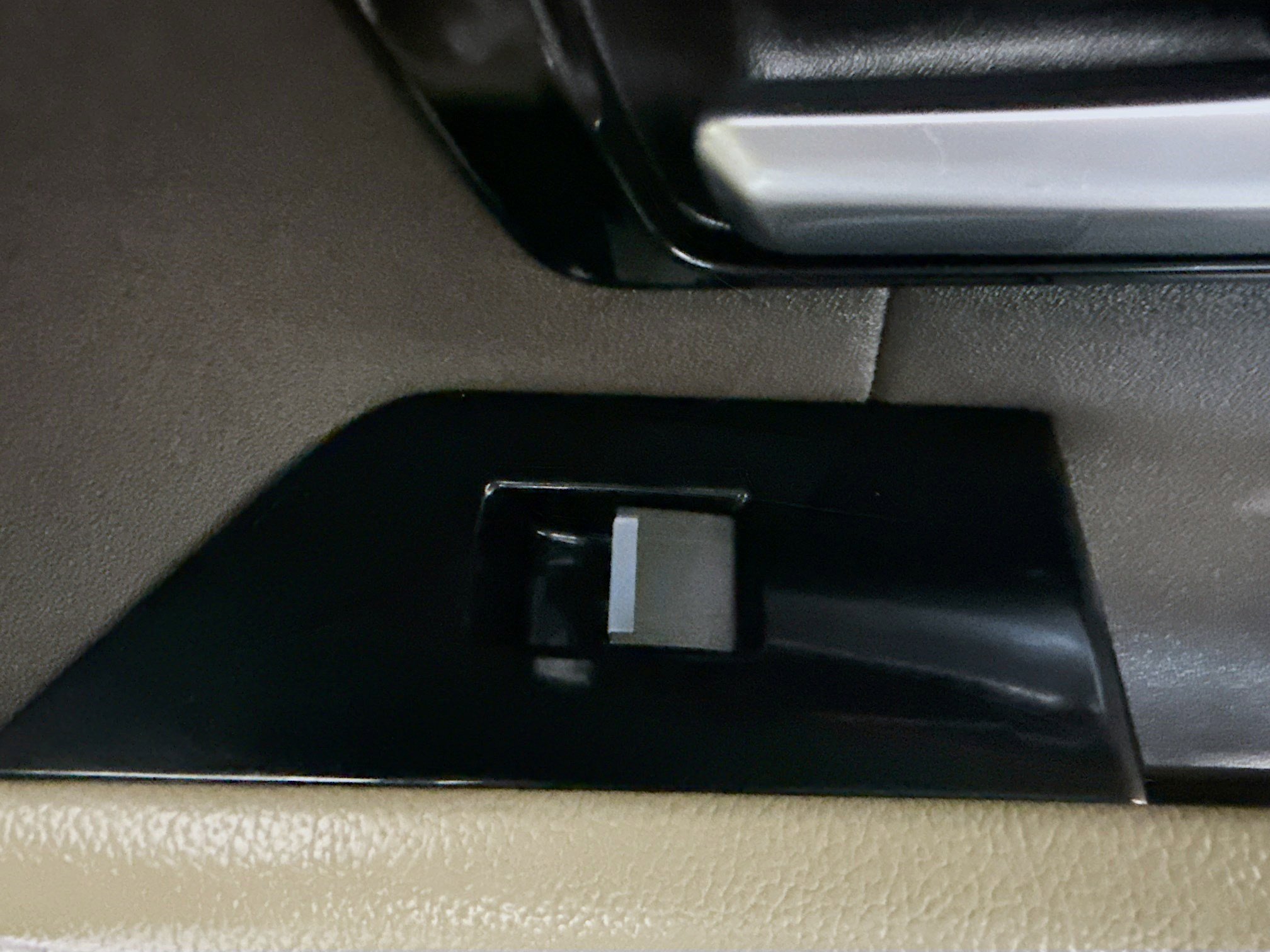 Used 2018 Land Rover Range Rover Evoque SE AWD/4WD image 31