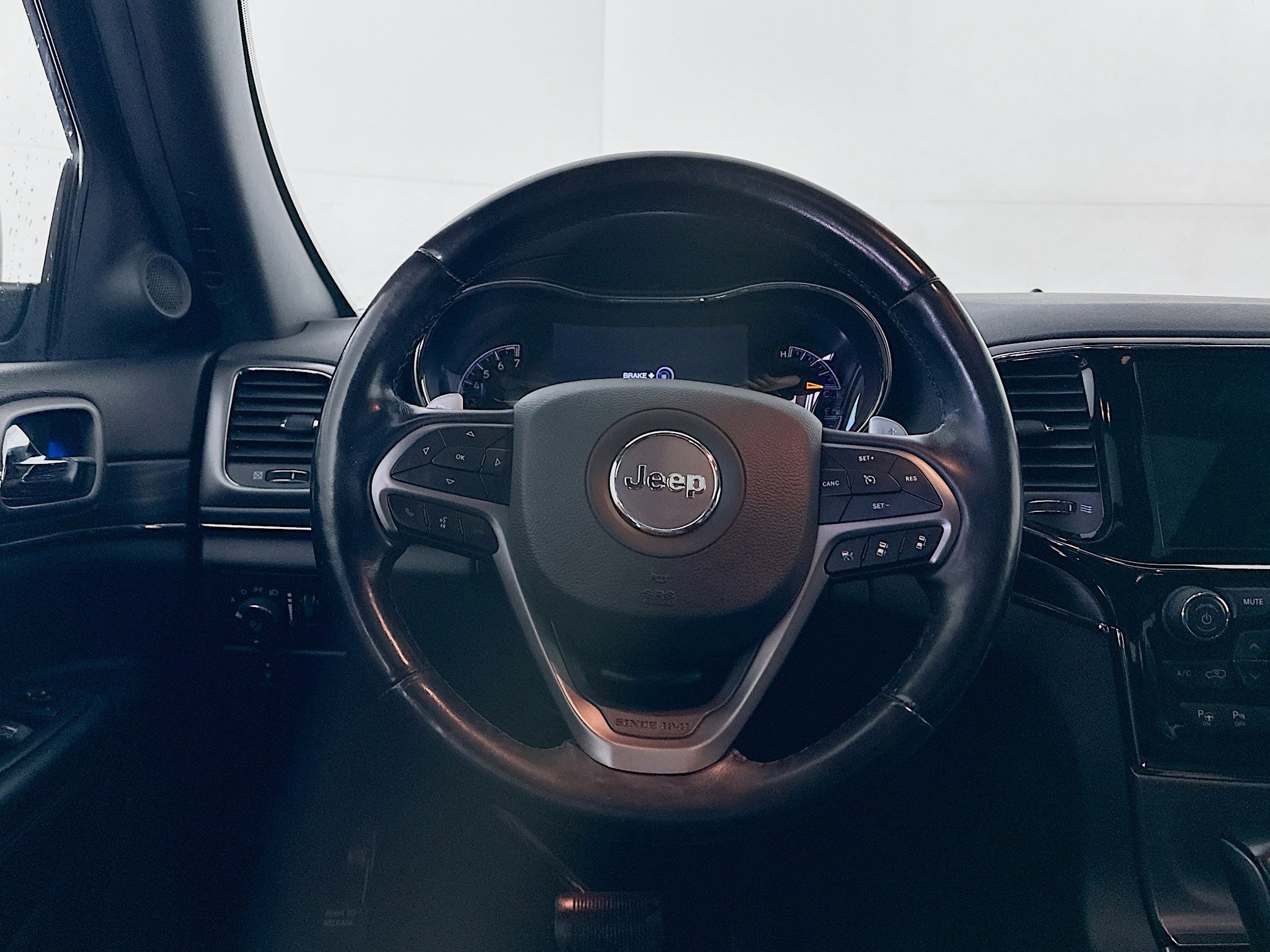 Used 2020 Jeep Grand Cherokee Limited X image 18