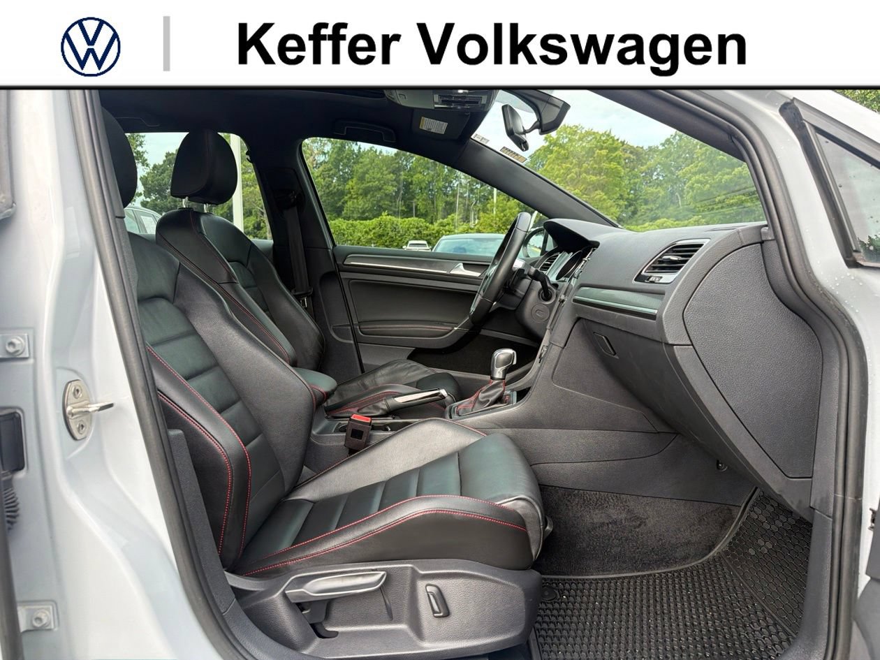 Used 2020 Volkswagen GTI SE FWD image 32