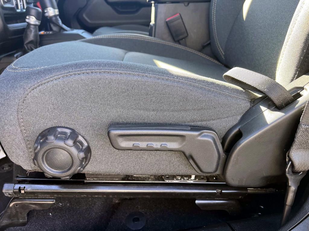 Certified 2024 Jeep Gladiator Sport image 16