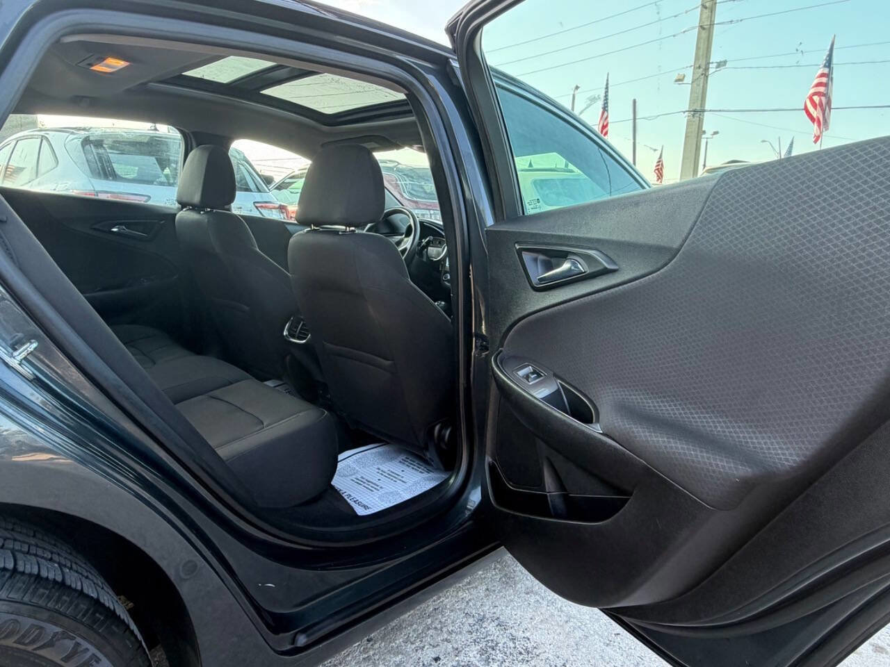 Used 2018 Chevrolet Malibu LT FWD image 18