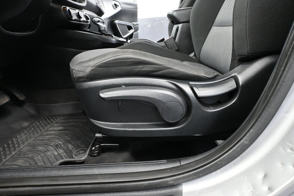 Used 2023 Kia Soul LX w/ LX Technology Package FWD image 16