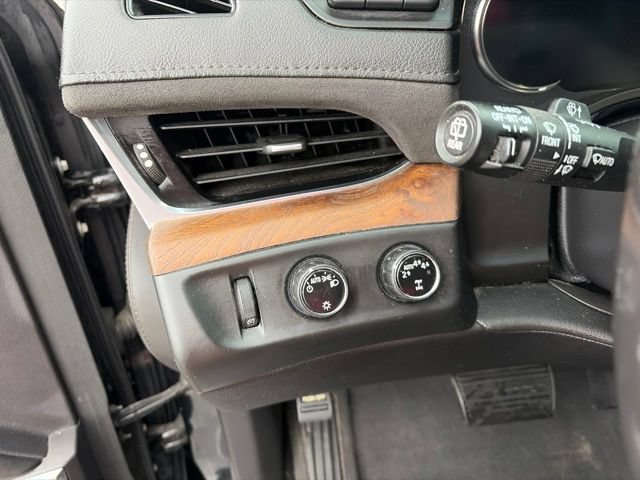 Used 2019 Cadillac Escalade ESV Luxury AWD/4WD image 17