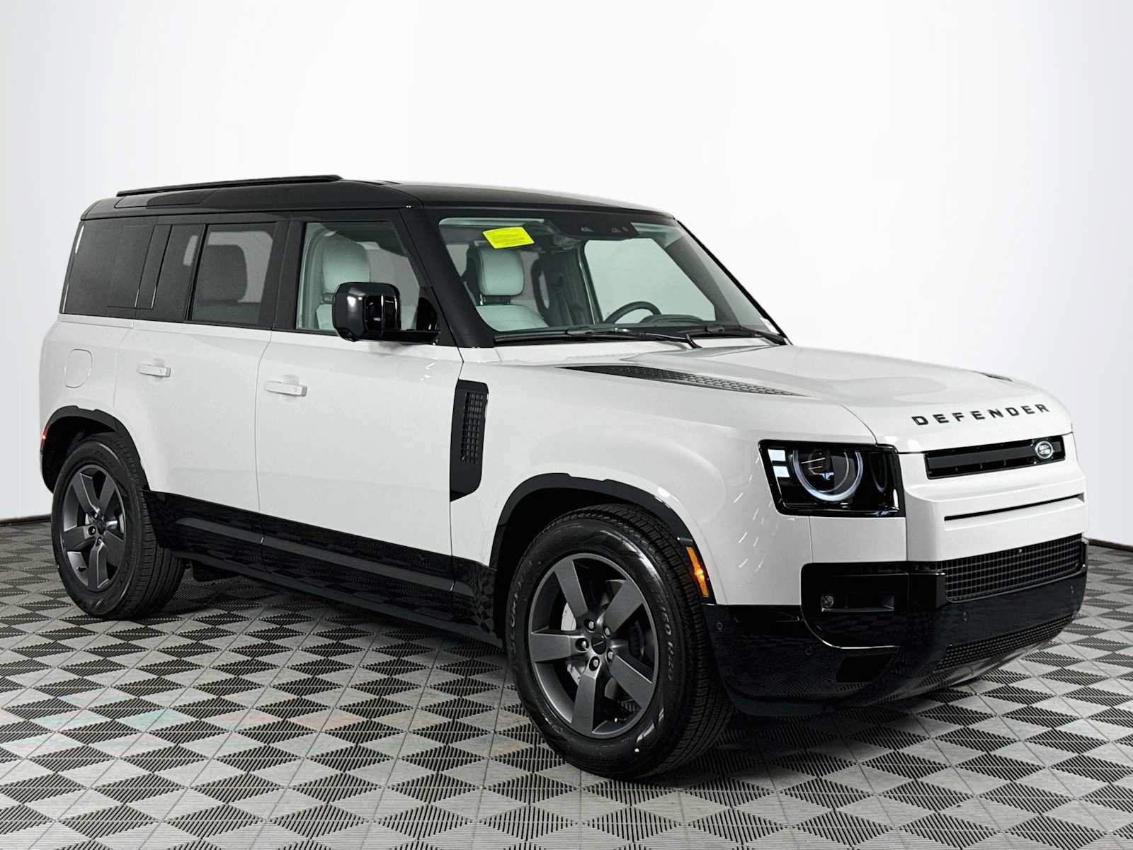 New 2026 Land Rover Defender 110 X-Dynamic SE AWD/4WD image 3