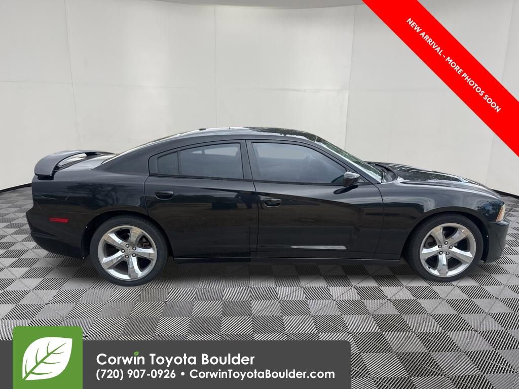 Used 2013 Dodge Charger SE RWD image 8