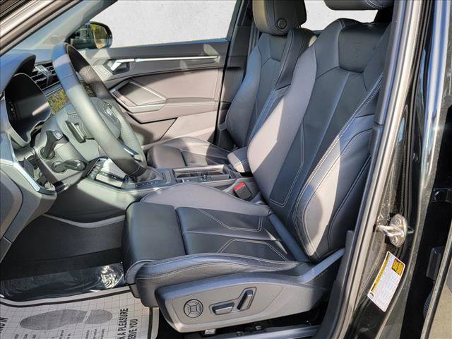 Certified 2025 Audi Q3 2.0T Premium w/ Black Optic Sport Package image 12