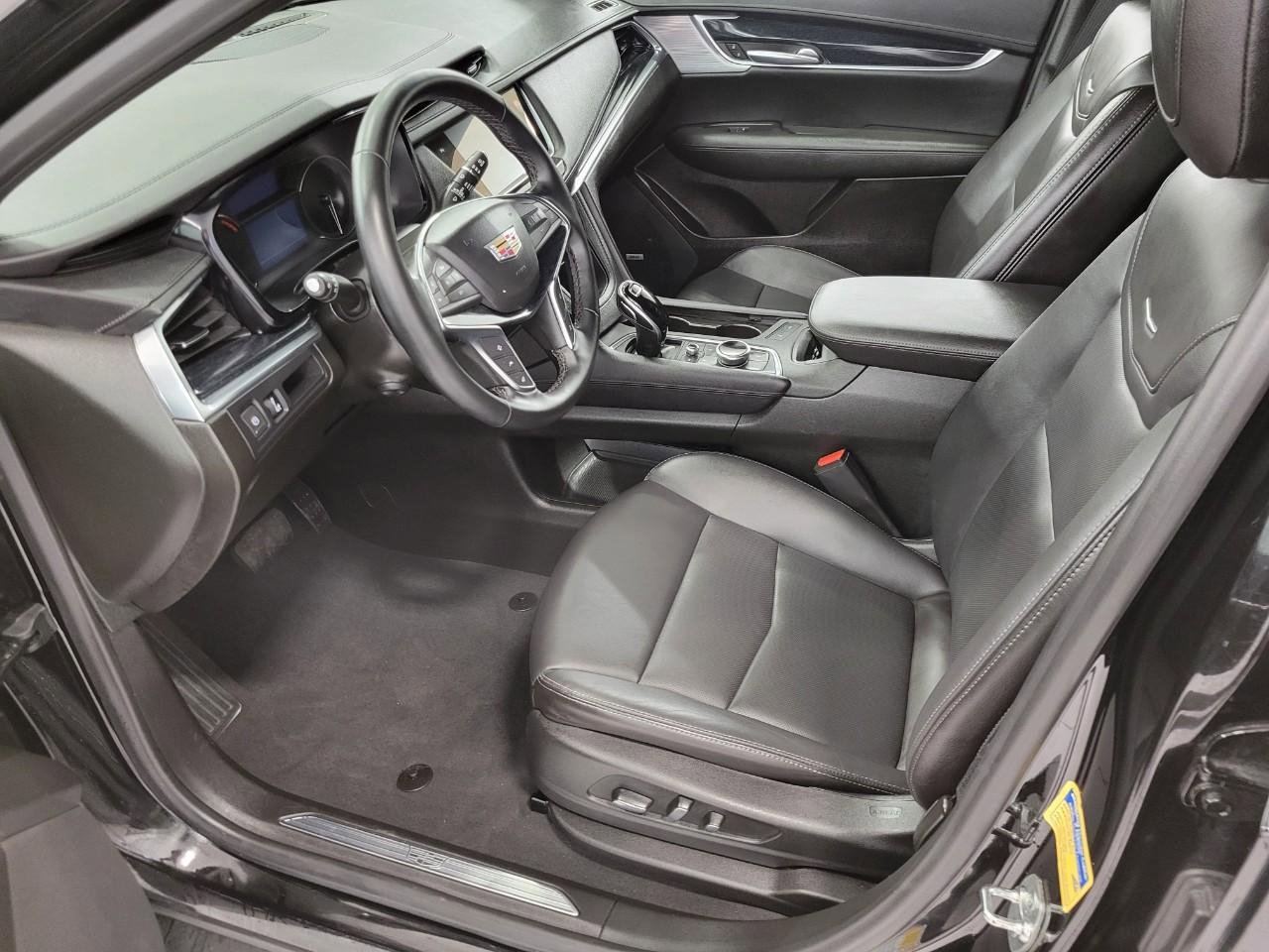 Certified 2025 Cadillac XT5 Premium Luxury image 9