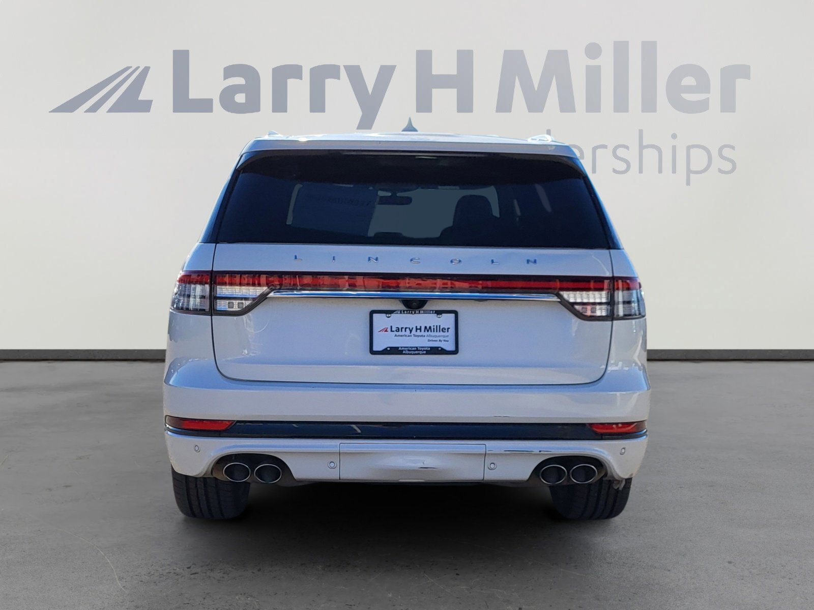 Used 2020 Lincoln Aviator Grand Touring w/ Equipment Group 302A image 4