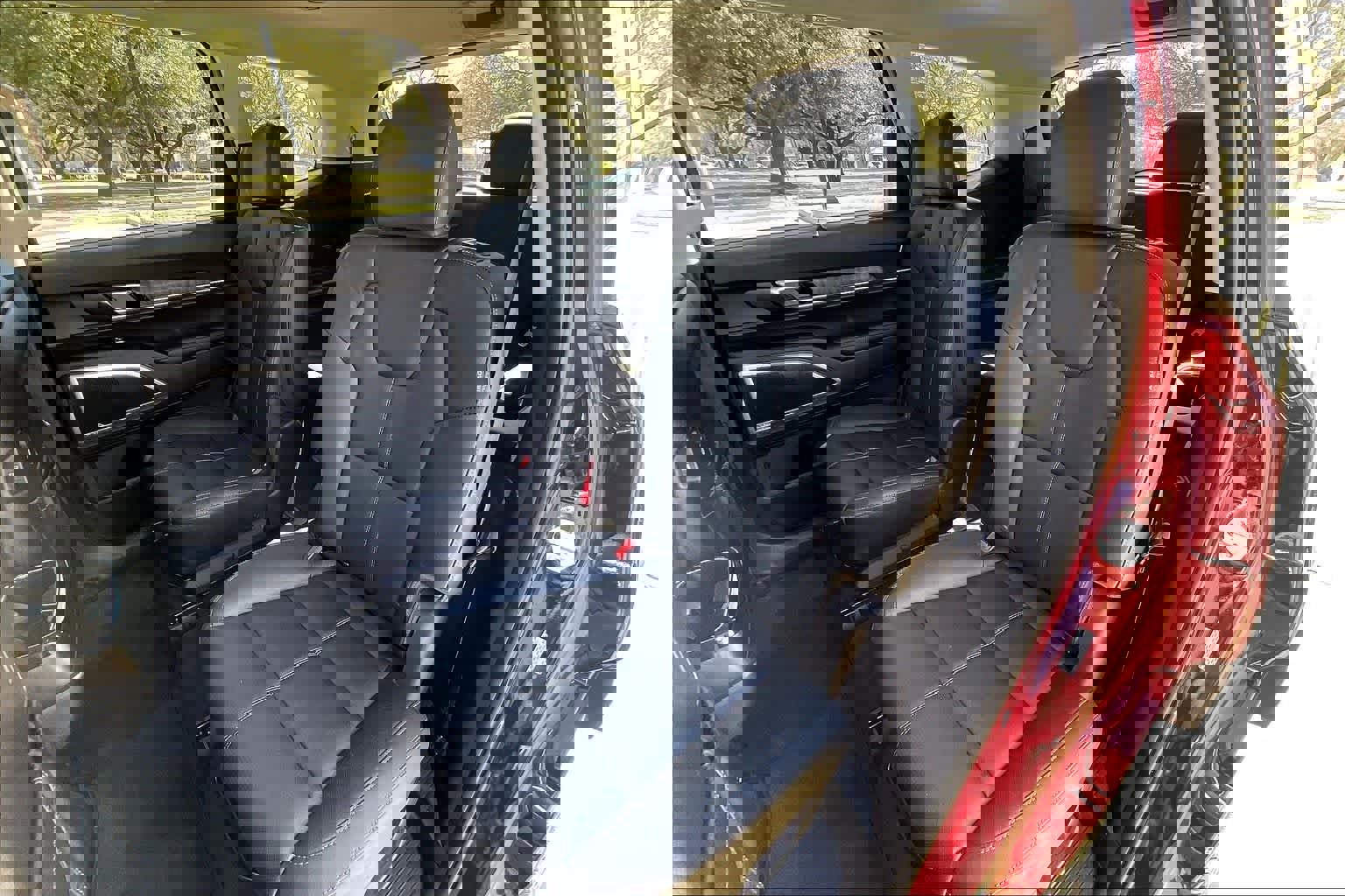 Used 2024 Kia Telluride EX w/ EX Captain's Chair Package image 29