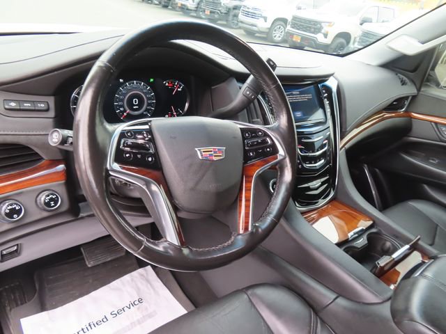 Used 2017 Cadillac Escalade Premium Luxury AWD/4WD image 17