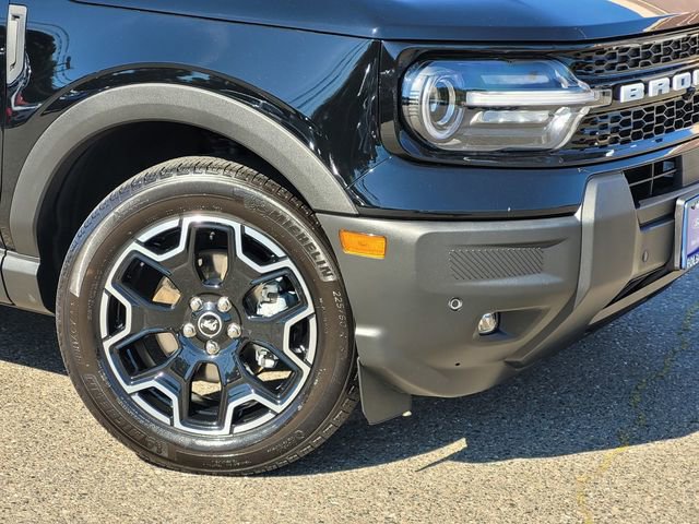 Certified 2025 Ford Bronco Sport Outer Banks w/ Outer Banks Tech Package+ image 9