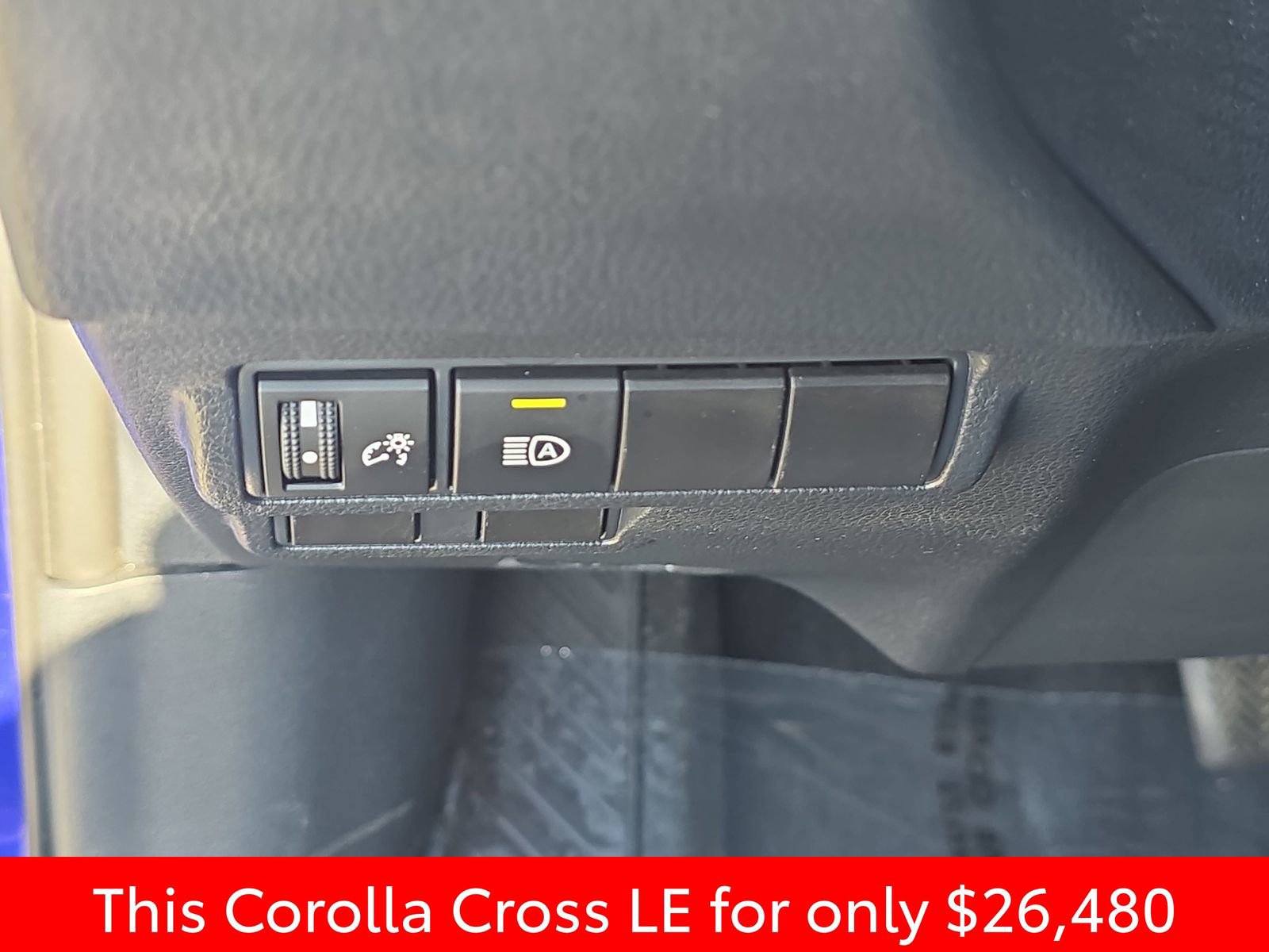 Used 2024 Toyota Corolla Cross LE image 31