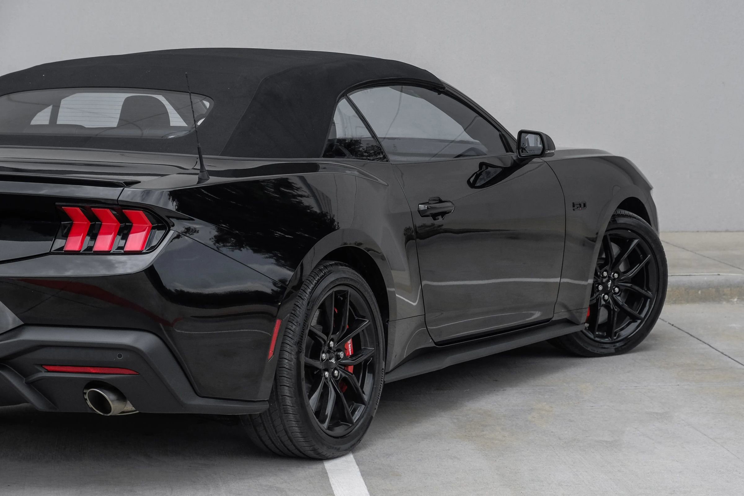 Used 2025 Ford Mustang GT Premium RWD image 7