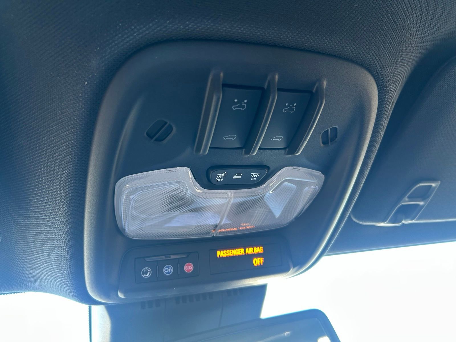 Used 2024 Chevrolet Colorado ZR2 w/ ZR2 Convenience Package III image 19