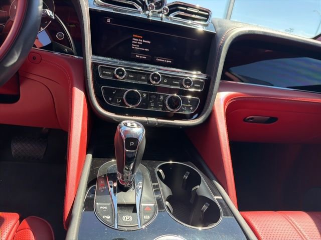 Used 2022 Bentley Bentayga image 17