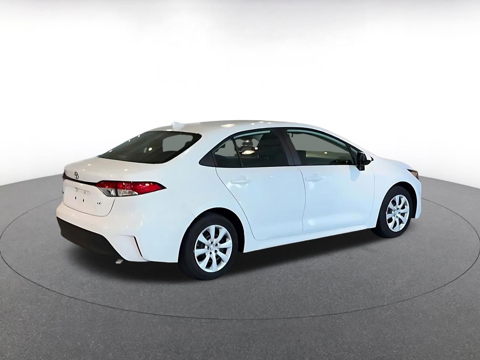 Used 2025 Toyota Corolla LE image 15