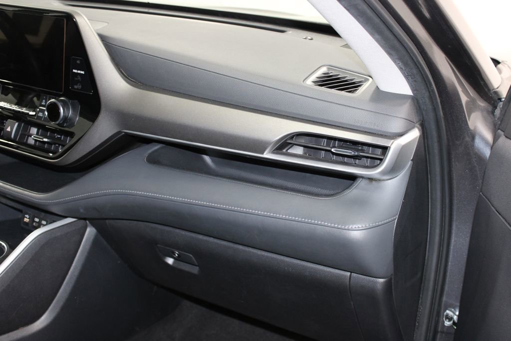 Used 2023 Toyota Highlander L image 23