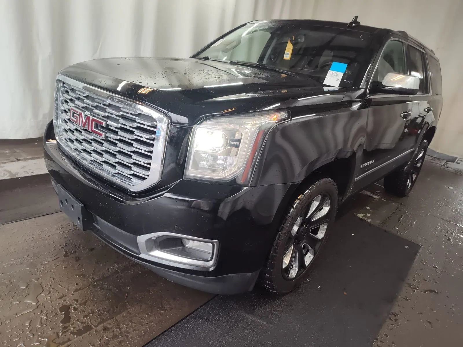 Used 2019 GMC Yukon Denali w/ Denali Ultimate Black Edition image 1