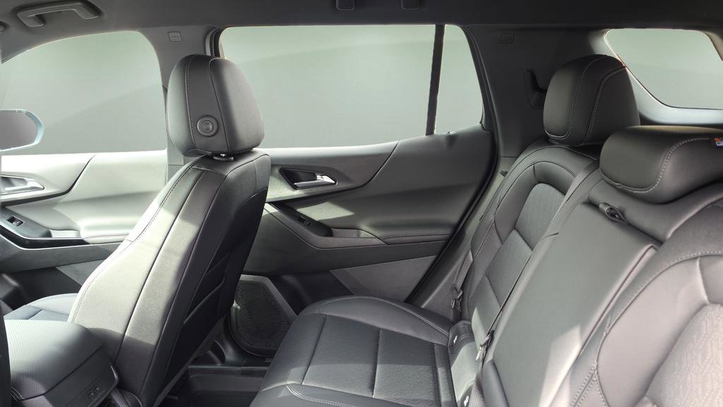 Used 2026 Chevrolet Equinox LT w/ Convenience Package II image 15