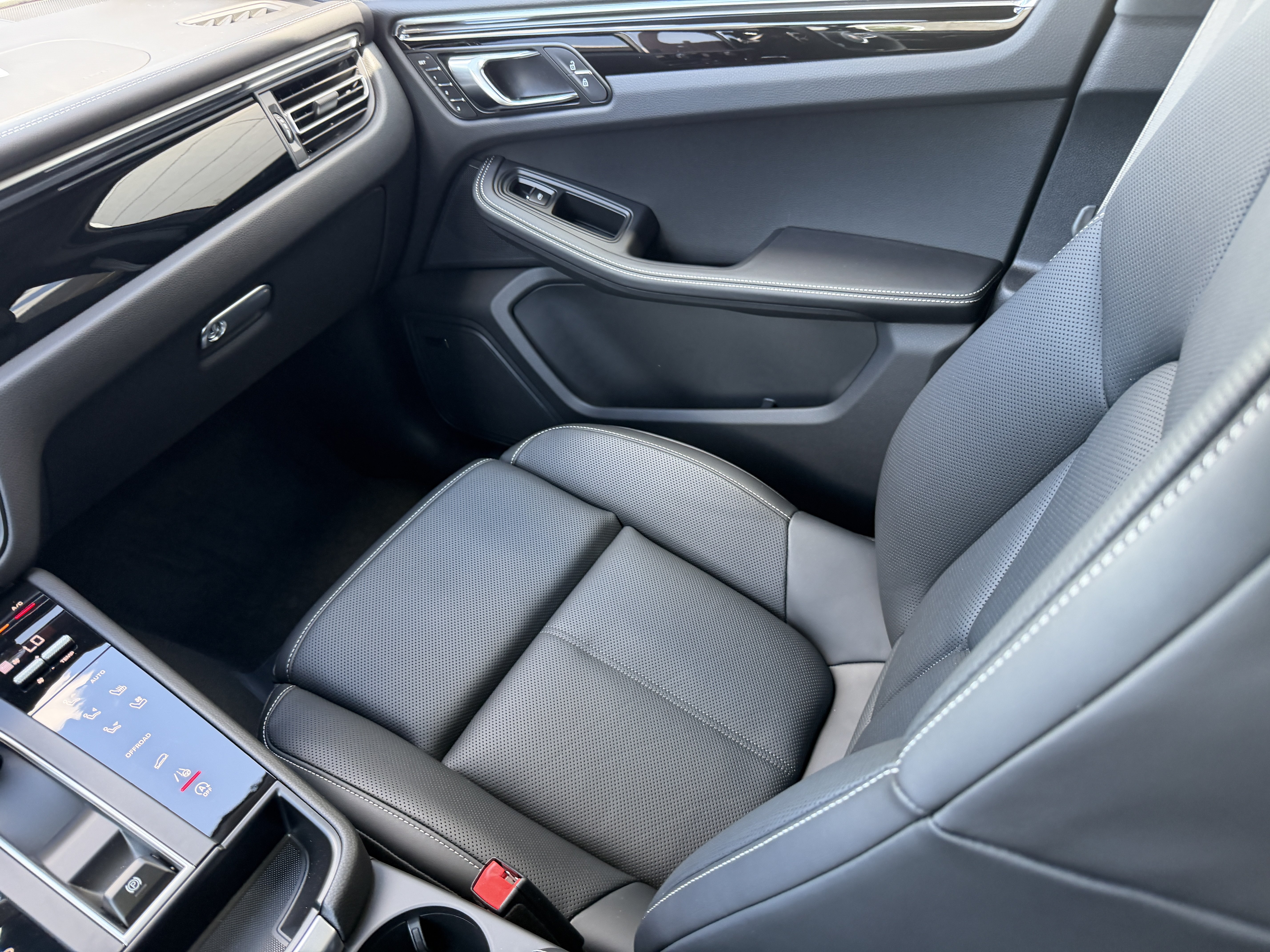 New 2026 Porsche Macan S AWD/4WD image 19