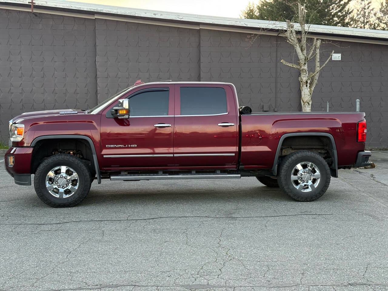 Used 2017 GMC Sierra 3500 Denali w/ Duramax Plus Package image 4