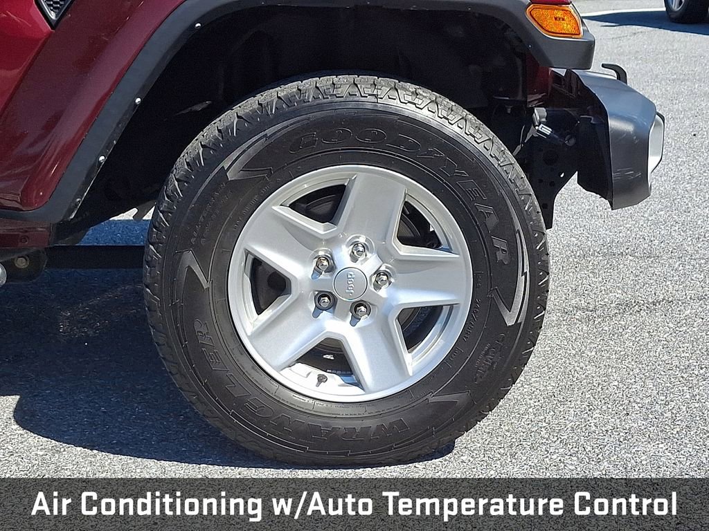 Used 2022 Jeep Gladiator Sport AWD/4WD image 10