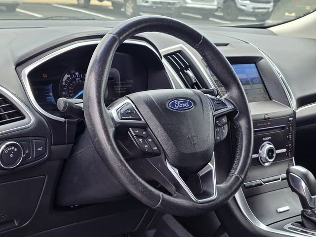 Used 2018 Ford Edge Titanium w/ Cold Weather Package FWD image 25